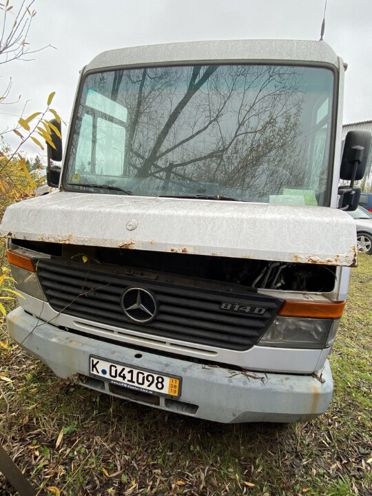 Транспортний  засіб марки MERCEDES - BENZ DAIMLERCHRYSLER VARIO 814, 2002 року випуску, номер кузова WDB6703531N107861, реєстраційний номер K041098, білого кольору, об'єм двигуна: 4249 см.куб., вид пального-дизель