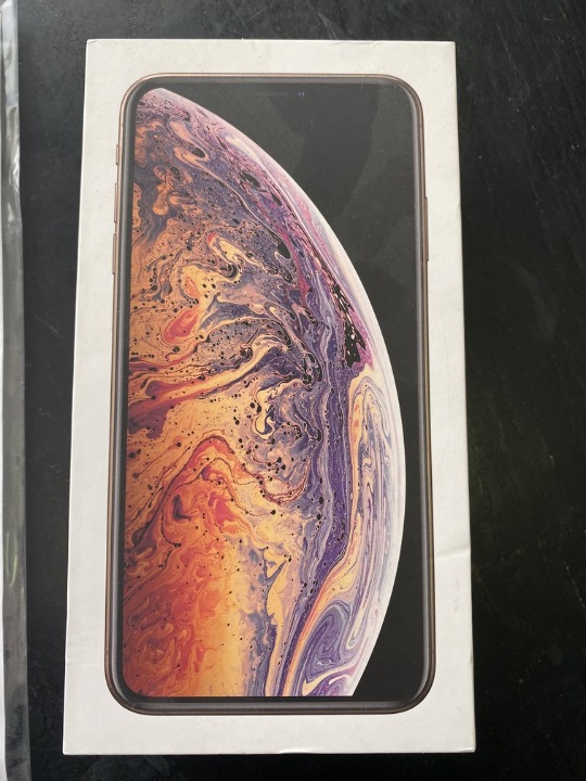Мобільний телефон з маркуванням “Apple iPhone 11 Pro Max Silver”, model A2161