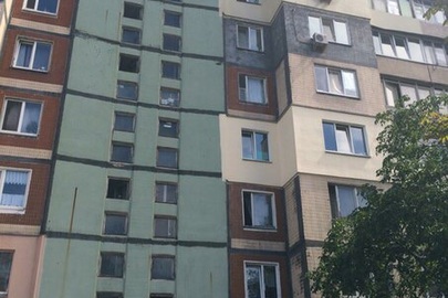 1/6 частина трикімнатної квартири №102 , загальною площею 68.90 кв.м., що знаходиться за адресою: м. Київ , вул. Григоровича-Барського, буд. 7