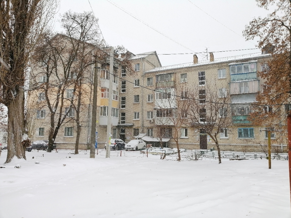 ІПОТЕКА. Чотирикімнатна квартира , загальною площею 62.6 кв.м., що знаходиться за адресою: Київська область , м. Бровари, вул. Київська, буд. 168, кв. 12