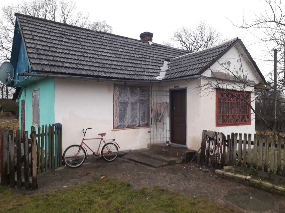 Житловий будинок, площею 48.3 кв.м. та земельна ділянка , площею 0.25 га, К/Н 4625888500:04:001:0015, що знаходяться за адресою: Львівська область, Яворівський район, с.Старичі, вул. Шолтиси, 3