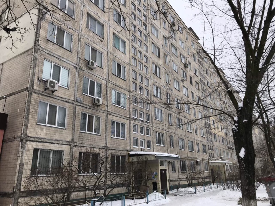 ІПОТЕКА. Трикімнатна квартира, загальною площею 68.10 кв.м., що знаходиться за адресою: м.Київ, вул. Озерна, буд.28, кв. 21