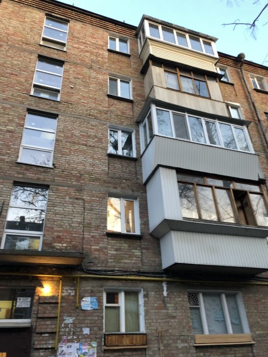 ІПОТЕКА. Однокімнатна квартира, загальною площею 31.2 кв.м., що знаходиться за адресою: м.Київ, вул. Салютна, 9, кв. 34