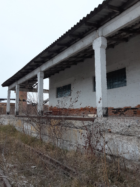Комплекс нежитлових будівель: автогараж на три бокси, вагова, загальною площею 157.30 кв.м., який розташований за адресою: Чернігівська область, Бахмацький район, м.Бахмач, вул. Петровського, 64 
