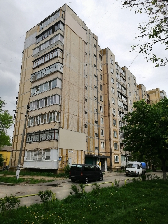 1/4 частина трикімнатної квартири , загальною площею 69.5 кв.м., що знаходиться за адресою: Київська область, Києво-Святошинський район, м.Вишневе, вул. Вітянська, буд. 8, кв. 96