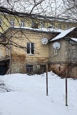 Однокімнатна квартира загальною площею 26.2 кв.м, яка знаходиться за адресою Рівненська обл., м. Рівне, вулиця Шкільна, будинок 3, квартира 1