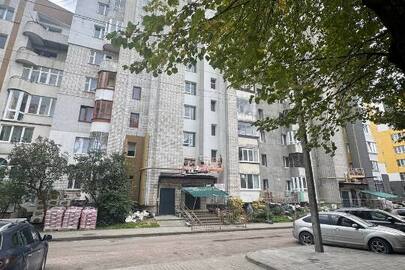 1/4 частини двокімнатної житлової квартири загальною площею 52,5 кв.м, житловою площею 29,7 кв.м, що знаходиться за адресою: Львівська обл., м. Львів, проспект Червоної Калини, будинок 41, квартира 13, реєстраційний номер майна: 7970885