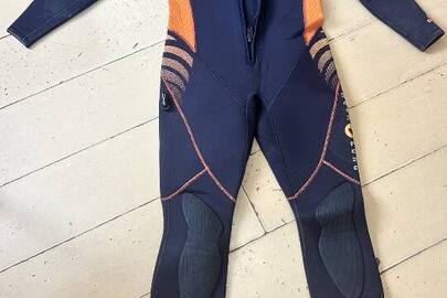 Конфісковане майно за рішенням суду: гідрокостюм марки "Aqua Lung Safaga", 1 шт., б/в