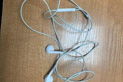 Навушники Apple EarPods з роз'ємом lightning