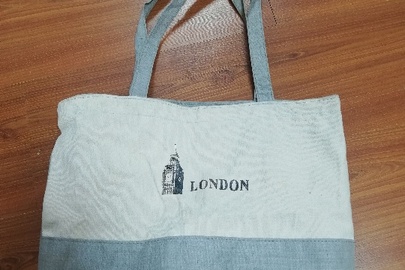 Жіноча сумка біло-сірого кольору з надписом London  та малюнком БігБен, б/в