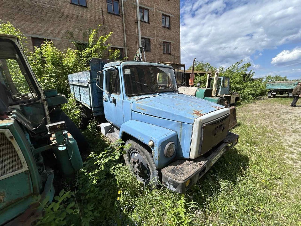Транспортний бортовий засіб марки ГАЗ 3307227, ДНЗ АМ9064ВН, 1991 р.в., синього кольору, номер шасі ( кузова/ рами ) XTH330700M1468350