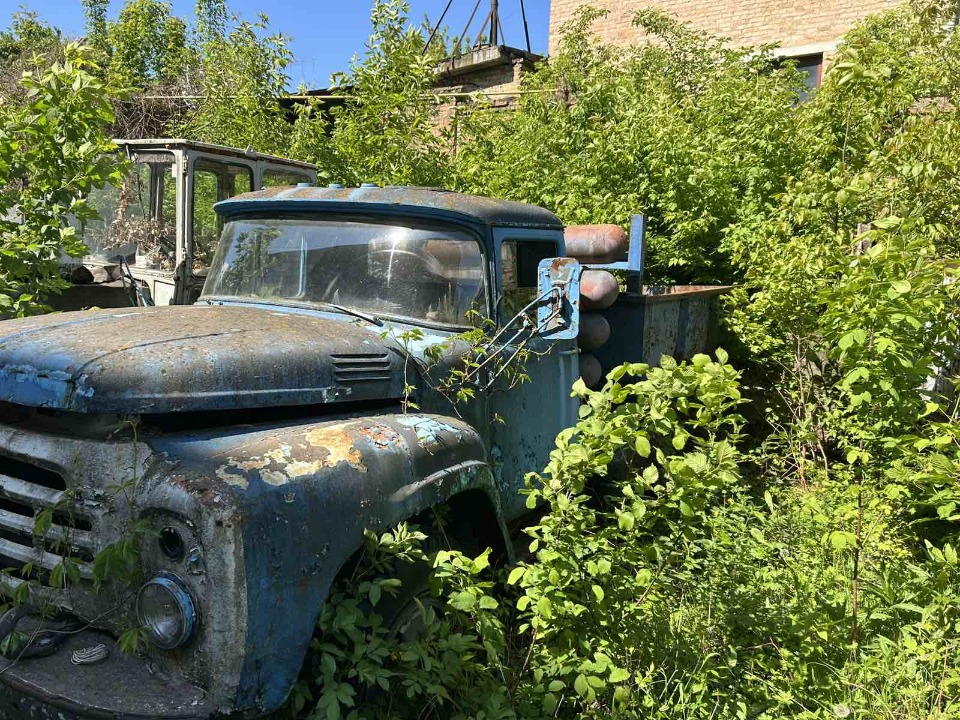 Колісний транспортний засіб марки ЗИЛ 130, ДНЗ АМ1373ВІ, 1982 р.в., синього кольору, номер шасі ( кузова/ рами ) 2030506