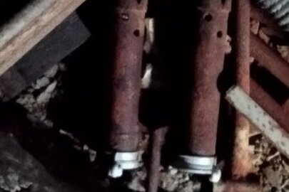 Знаряддя до мотопомпи у вигляді двох металевих шрайберів, шести металевих труб, довжиною 2 м.кожна, технічний стан не перевірявся, перебували в користуванні