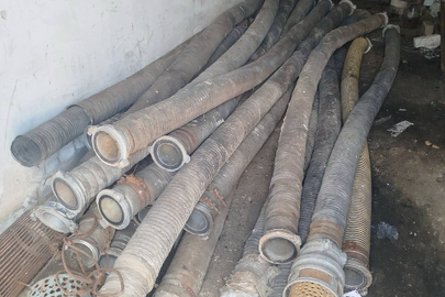 Конфіскація майна за ухвалою суду: 1 водозабірний гумовий шланг чорного кольору, бувший у користуванні