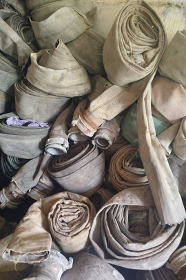 Конфіскація майна за ухвалою суду: 19 пожежних рукавів, діаметром 150 мм, бувші у використанні