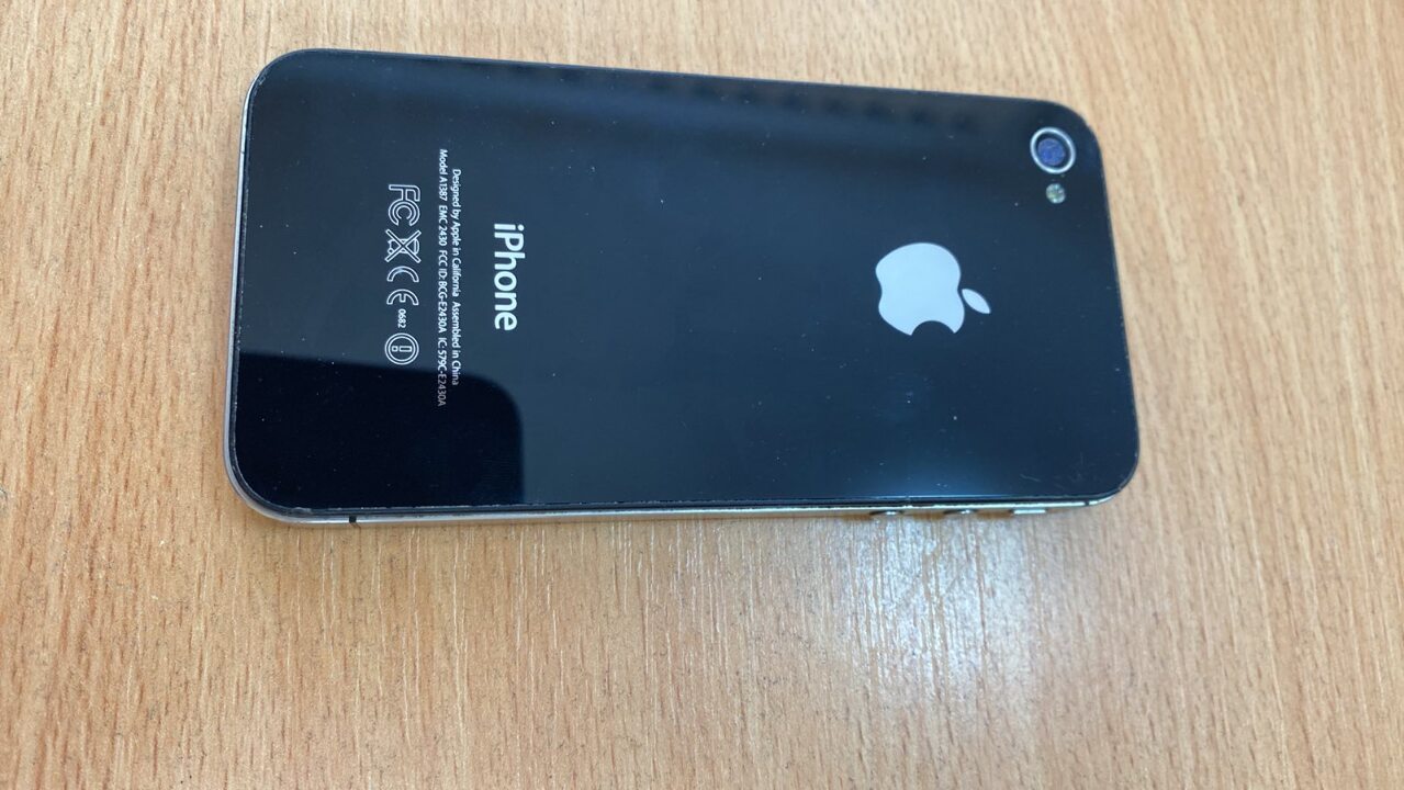 Мобільний телефон, Apple Iphone 4s a1387, б/в