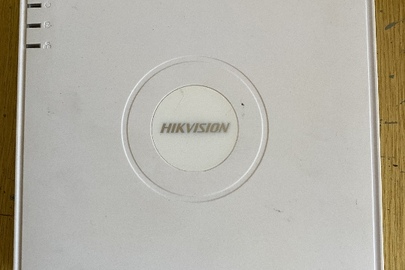 Відеореєстратор «Hikvision», модель-08-7108НАНІ-К1, білого кольору, б/в, у доброму стані