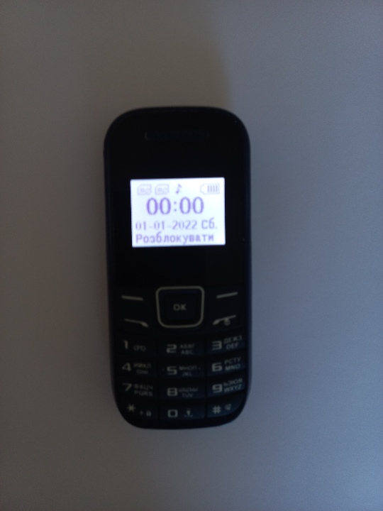 Мобільний телефон NOMI i144m, бувший у використанні, в робочому стані