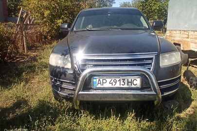 Легковий автомобіль марки VOLKSWAGEN TOUAREG, 2003 року випуску, реєстраційний номер АР4913НС, VIN - WVGZZZ7LZ3D015041