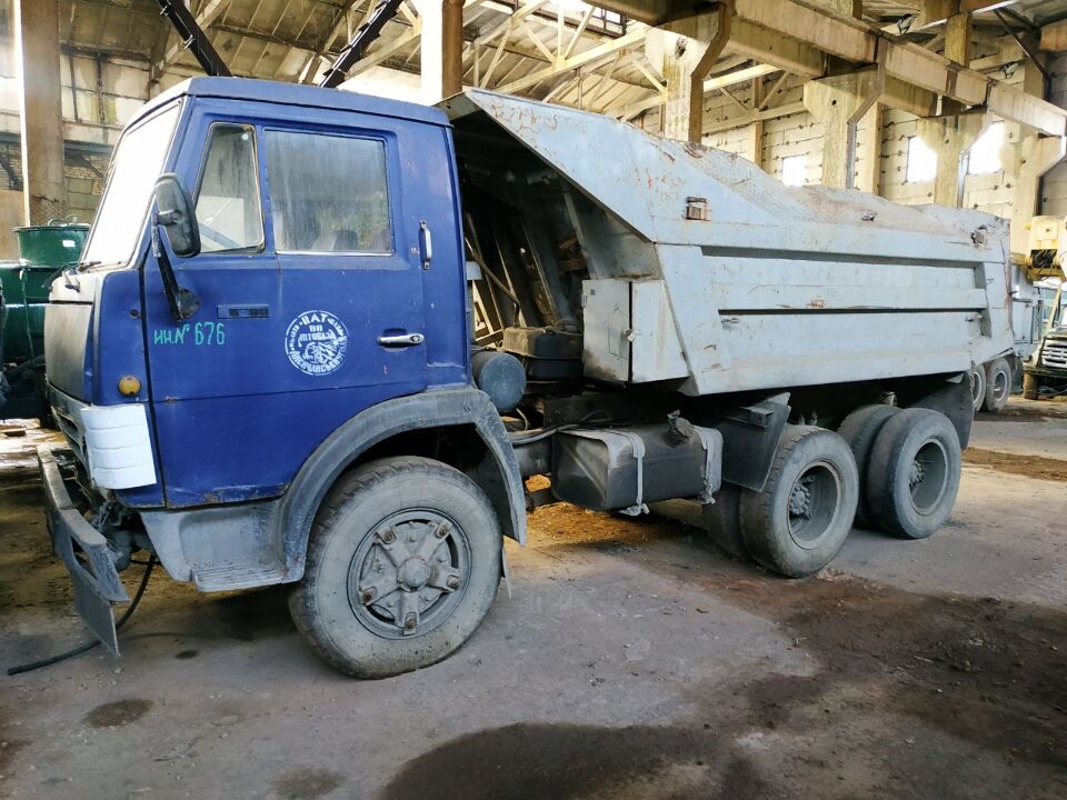 Вантажний автомобіль: КАМАЗ-55111 (самоскид), 1989 р.в., синього кольору, ДНЗ: ВВ2050АН, VIN: XTC 551110K0017840