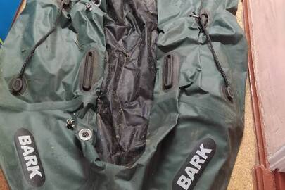 Конфісковане майно за рішенням суду: надувний човен марки BARK - 1 шт., весла - 2 шт., насос - 1 шт., б/в