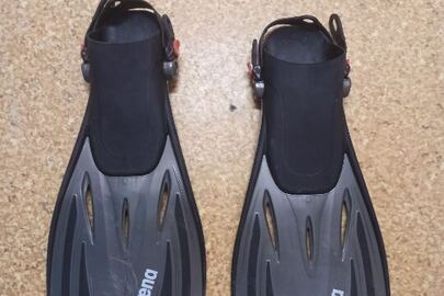 Конфісковане майно за рішенням суду :ласти для плавання - 2 шт., термопакет - 1 шт., терморюкзак - 1 шт. б/в