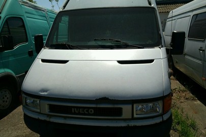 Автомобіль марки IVEСO 35S, 2000 року випуску, білого кольору, номер кузова: ZCFC3590005271585, ДНЗ АА9438СК