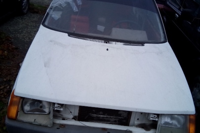 Автомобіль ЗАЗ 110557, № кузова Y6D11055730020412, білого кольору, 2003 року випуску, ДНЗ АВ8643ВЕ