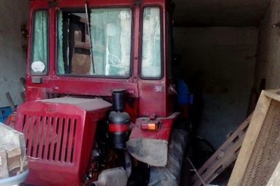 Трактор Т-16 МГ, 1982 року випуску, заводський номер: 451594, червоного кольору, ДНЗ 08689АВ
