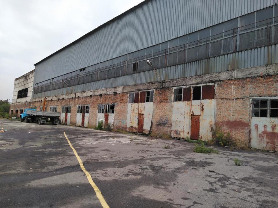 Нежитлова будівля виробничо-складського призначення, що складається зі складу літ. В, складу літ. В-1, підвалу літ. П/В, підвалу літ. П1/В, підвалу літ. П/В-1, загальною площею 6846,10 кв.м, за адресою: Вінницька область, м. Хмільник, вул. Пирогова, 5 