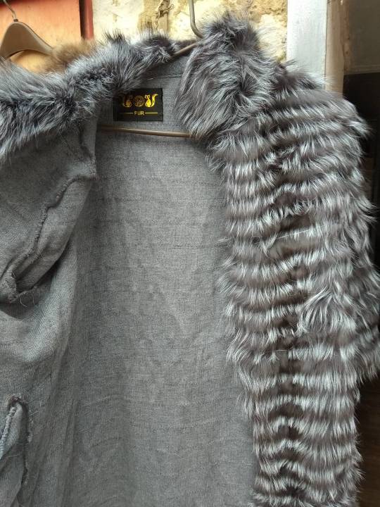 Хутряний виріб - жіночий кардеган, світло-сірого кольору, розмір 2XL, з ярликом 