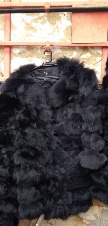 Хутряний виріб - жіноче напівпальто-трансформер, темно-сірого кольору без коміра, з ярликом 