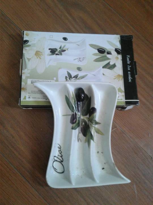 Ємкість для оливок білого кольору, оздоблена зображенням оливок (нова)