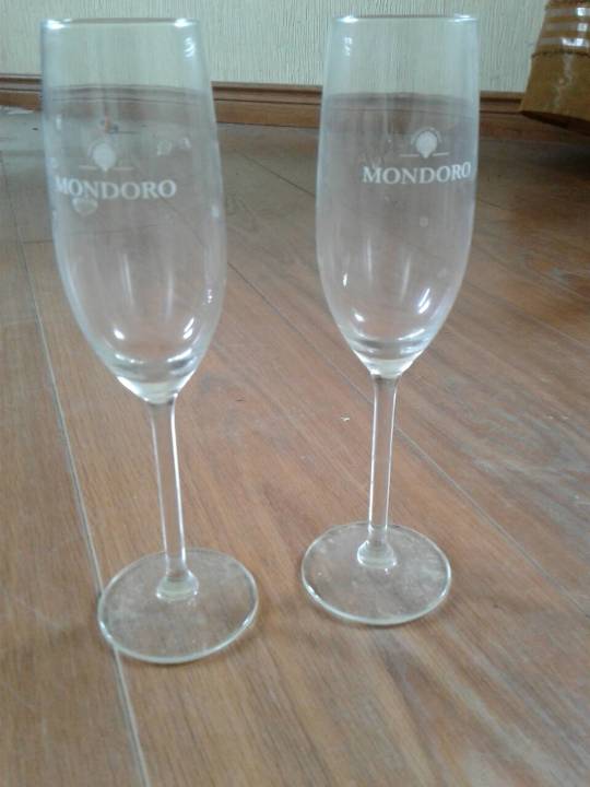 Скляні келехи для шампанського на ніжці - 2 шт.