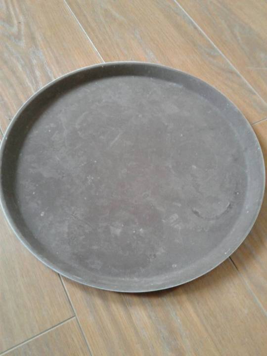 Таця кругла з тканинним покриттям (35,5 см), коричнево-сірого кольору