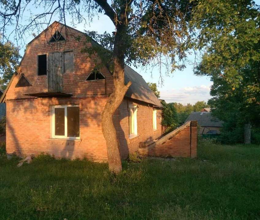 Предмет іпотеки. Житловий будинок з господарськими будівлями та спорудами загальною площею 64,6 кв.м., та земельна ділянка площею 0,2500 га, кад. н. 0520685206:02:003:0102, за адресою: Вінницька обл., Вінницький р-н, с. Щітки, вул. Б. Хмельницького, 41