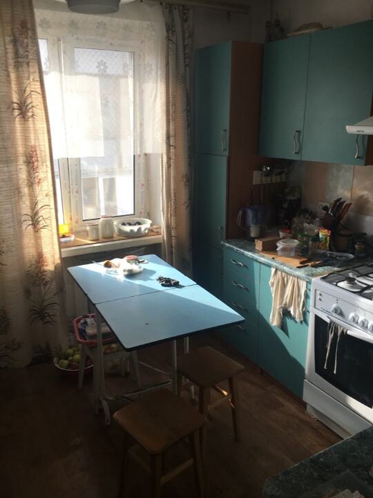 1/4 частки двокімнатної квартири, загальною площею 46.1 кв.м., за адресою: м. Вінниця, вул. Збишко, будинок 7, кв. 29