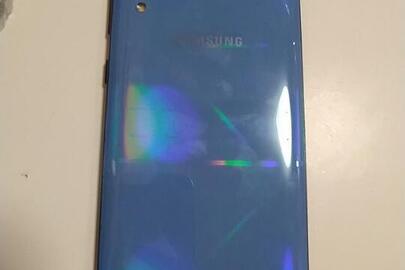 Мобільний телефон "Samsung Galaxy А70" та карта пам"яті об"ємом 2 Гб", 1 шт., б/в