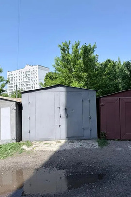 Гараж, загальною площею 27.8 кв.м., що знаходиться за адресою: Київська обл., м. Бориспіль, "Бориспільський"гаражно-будівельний кооператив" обслуговуючий кооператив, гараж 84, адреса ГК: вулиця Ясна 18