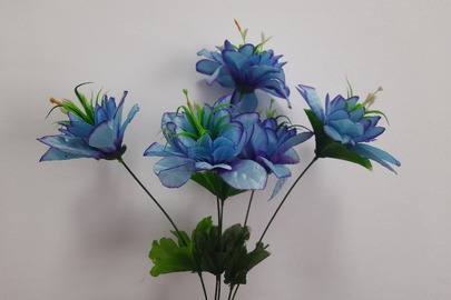 Штучна квітка фіолетово-голубого кольору (нова)