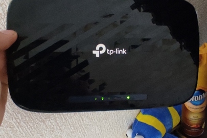 Роутер TP-Link Archer C20, чорного кольору, вживаний