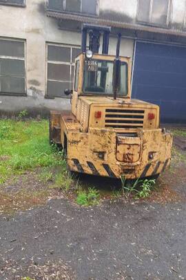 Автонавантажувач 40811, 1988 року випуску, реєстраційний номер Т3384ЛВ, ідентифікаційний номер (VIN): 00736/7942