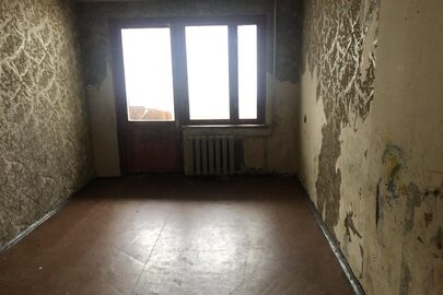 3/8 частки трикімнатної квартири, загальною площею: 68.2 кв.м., місцезнаходження: м.Київ, вул. Якуба Коласа, 6, кв. 77