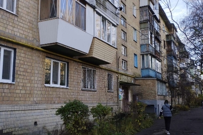 1/4 частка двокімнатної квартири, загальною площею 44,8 кв. м, за адресою: м.Київ, вулиця Виговського Івана, будинок 8-Д, квартира 25