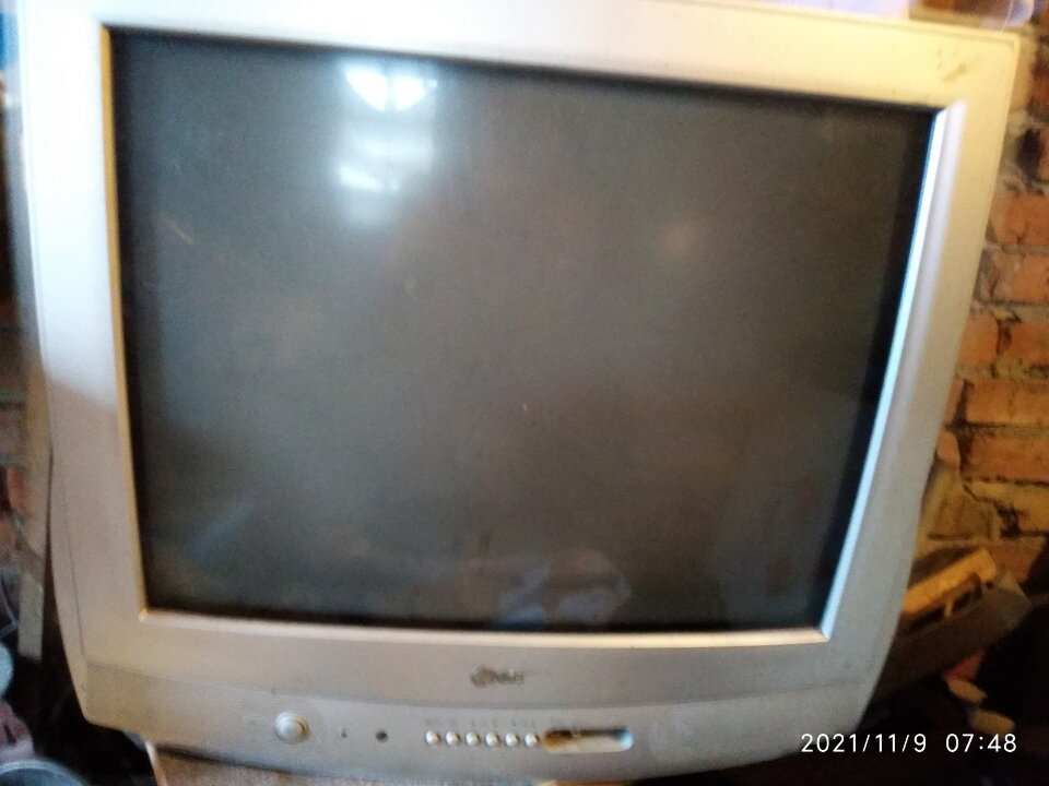 Телевізор кольоровий LG, модель № RT - 21 CA 75M