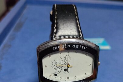 Годинник наручний з ремінцем чорного кольору з білим простроченням, марки CAITE, новий