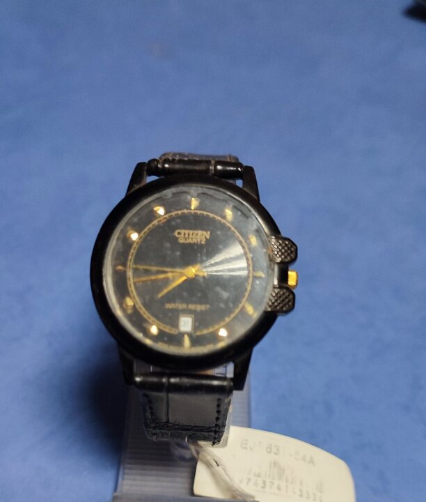 Годинник наручний чоловічий з ременем чорного кольору марки CITIZEN, новий