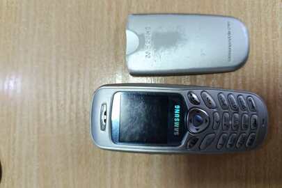 Майно, конфісковане за рішенням суду: мобільний телефон марки "Samsung C200" (серійний номер телефону затертий) з сім-картою "Київстар" з номером телефону 0688196161, IMEI-357707004545811900,б\в
