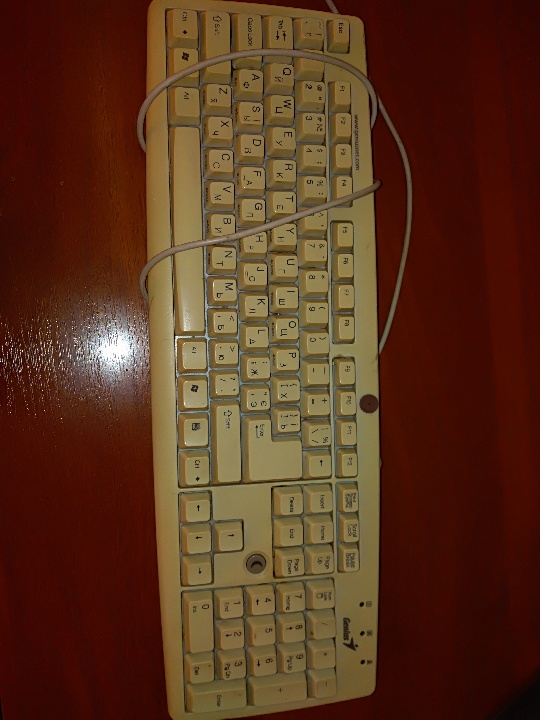 компютерна клавіатура Genius білого кольору