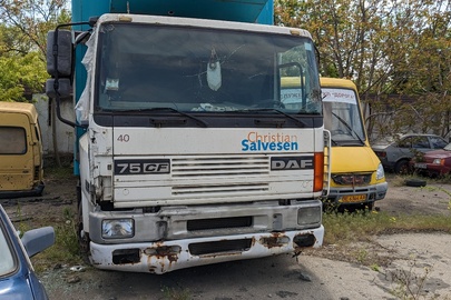 Автомобіль DAF 75/270, білого кольору, реєстраційний номер АС5948АК, VIN/ номер шасі (кузова, рами): XLRAE75PC0E524604, 2000 року випуску